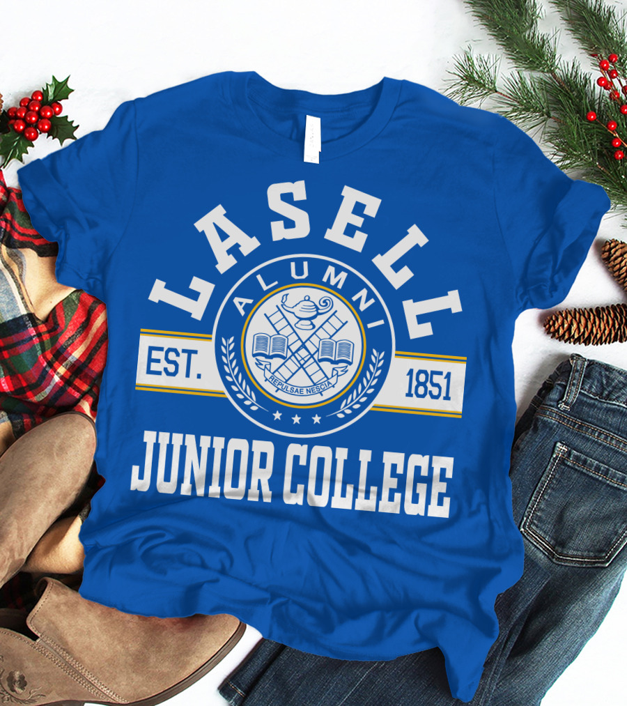 Lasell Junior College Alumni Est. 1851 Perissem Nece Fregerem T-Shirt
