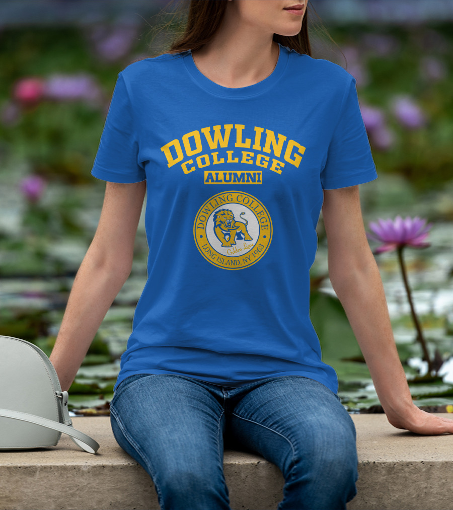 Dowling College Alumni Golden Lions Long Island NY 1968 T-Shirt