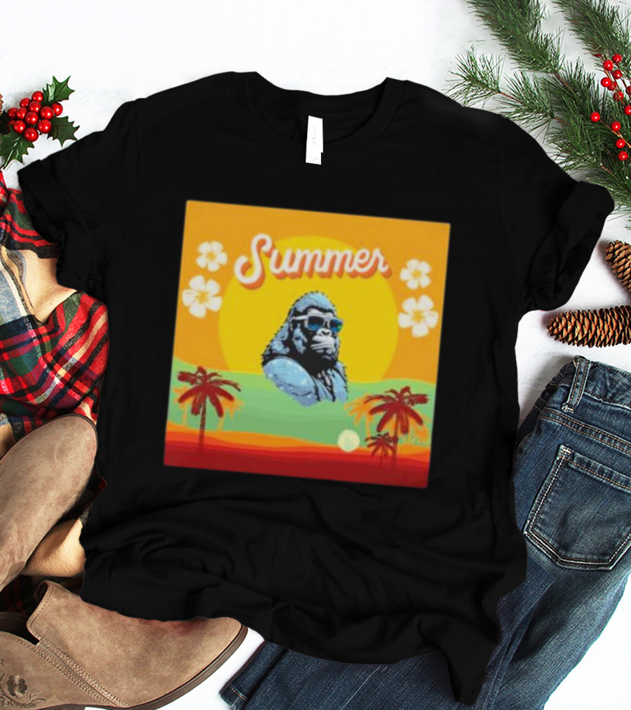Summer Gorilla Beach Palm Trees Sun Vintage Retro T-Shirt