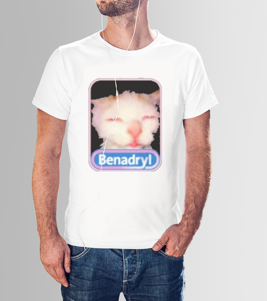 K45ink Benadryl Meme Cat Face Close-Up T-Shirt
