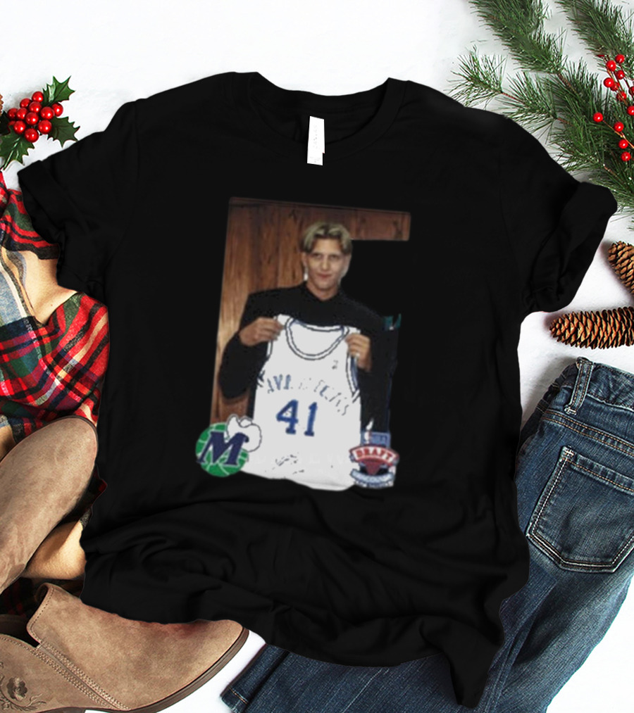 Luka Doncic Dirk Nowitzki Mavericks 41 NBA Draft Jersey Photo T-Shirt