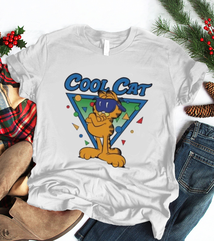 Quinton Reviews Wearing Garfield Cool Cat Retro T-Shirt