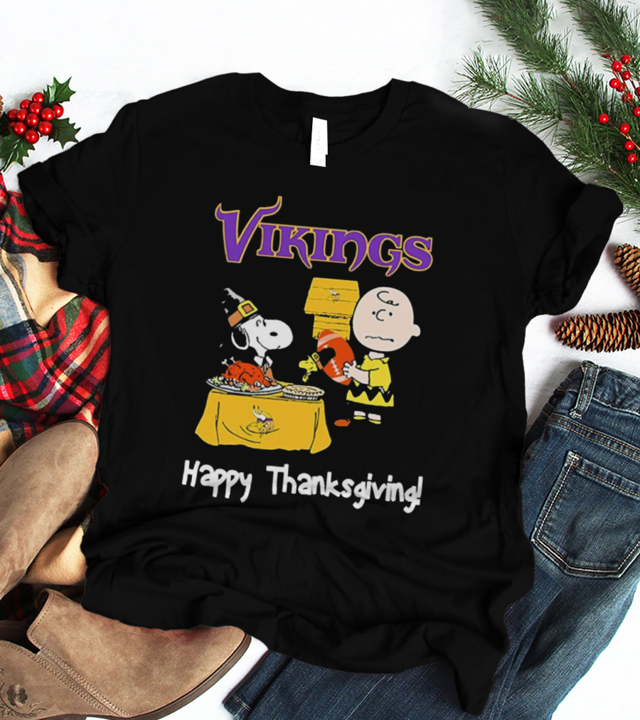 Peanuts Minnesota Vikings NFL Football Snoopy Charlie Brown Happy Thanksgiving T-Shirt