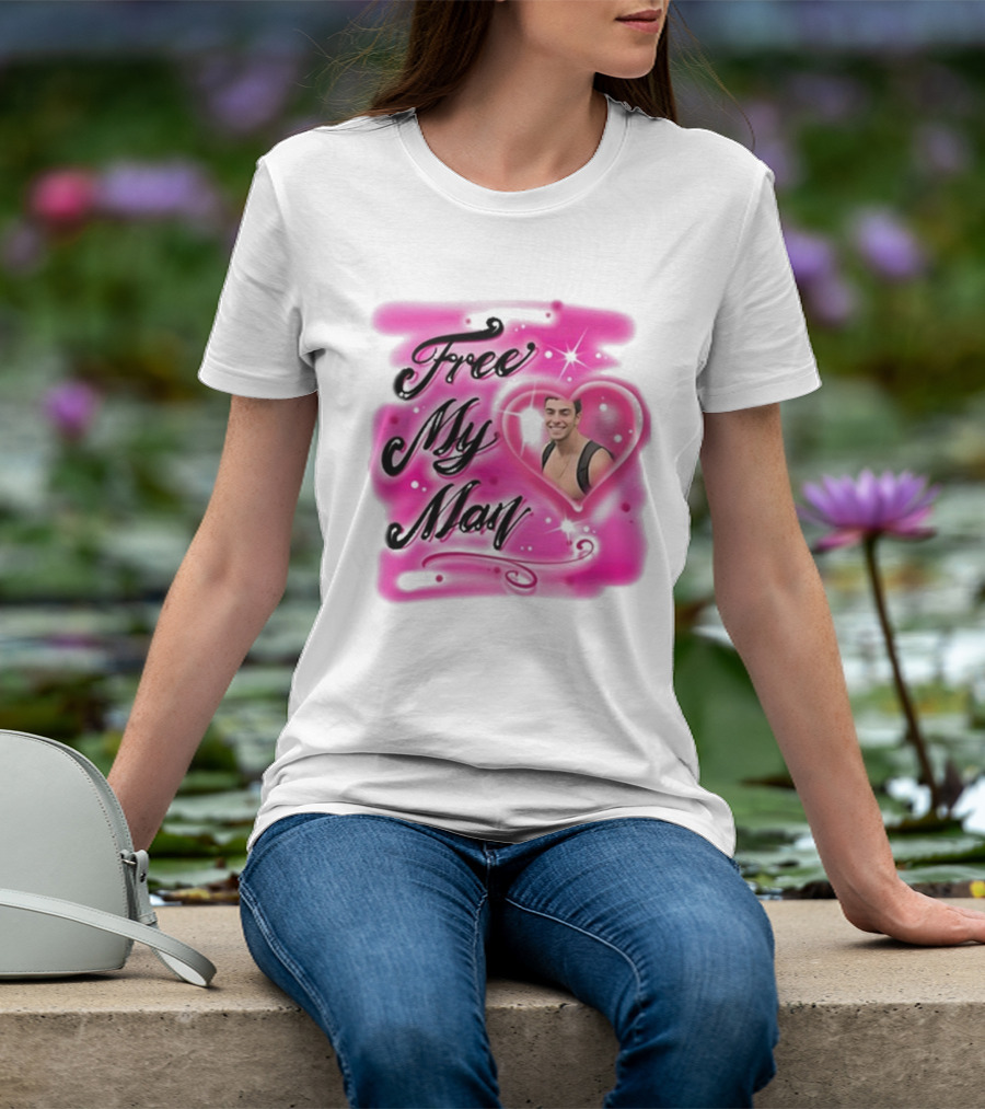 Free My Man Luigi Mangione Heart Pink Background T-Shirt