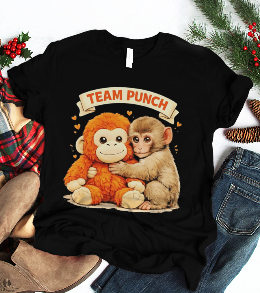 Team Punch Cute Baby Monkey Hugging Orange Plush Toy Charming Japanese Style Hearts T-Shirt