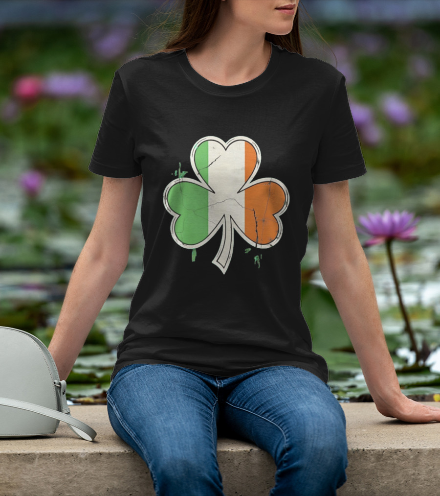 St Patrick's Day Shamrock With Italy Flag T-Shirt