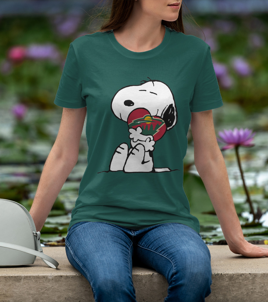 Minnesota Wild Snoopy Hugging Heart T-Shirt