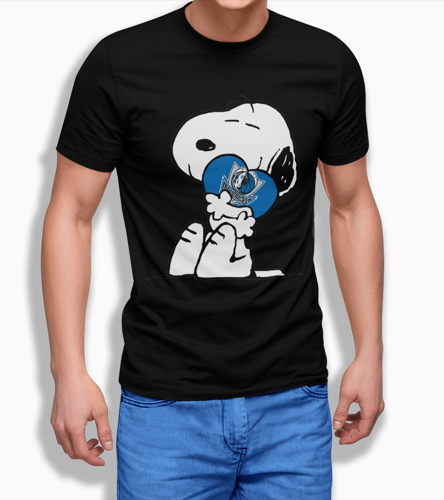 Snoopy Hugging Dallas Mavericks T-Shirt