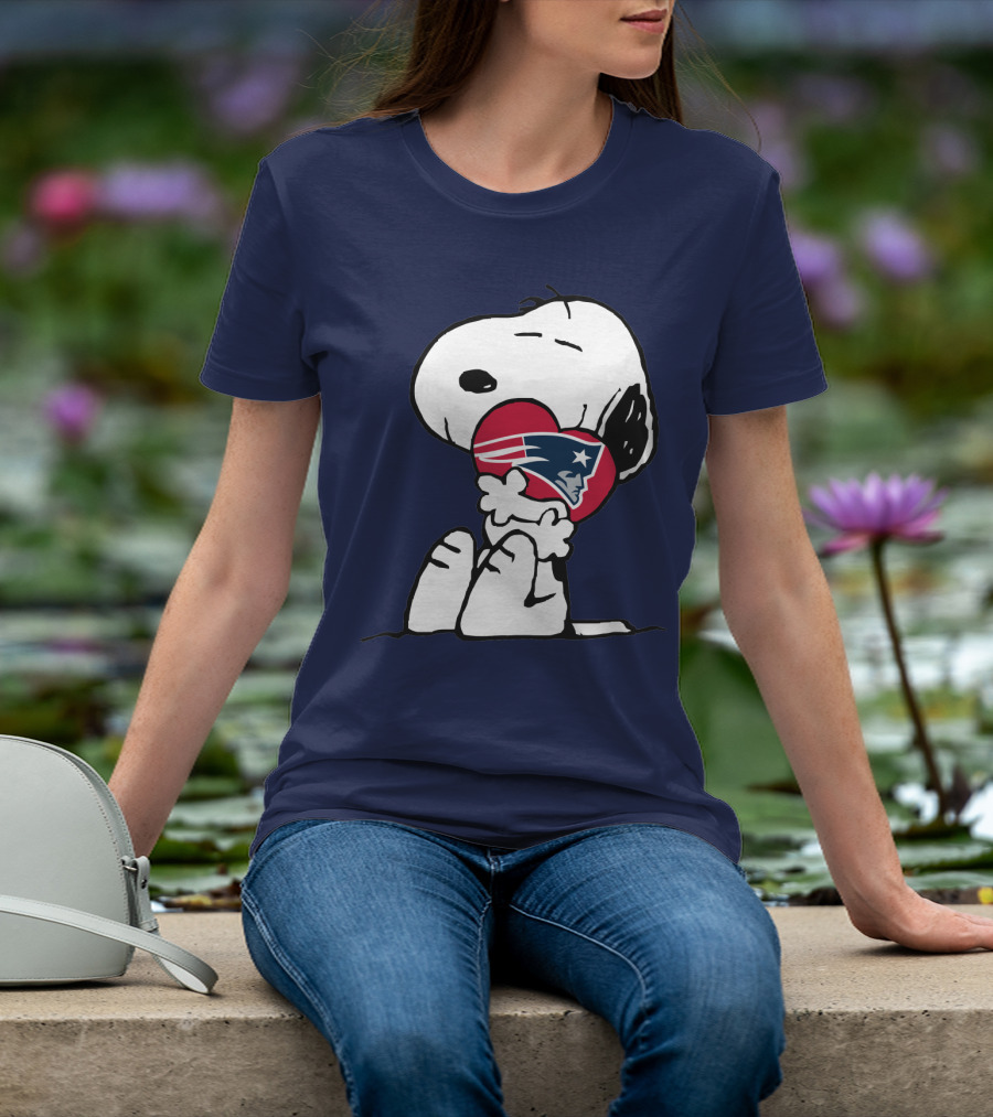 New England Patriots Snoopy Heart T-Shirt