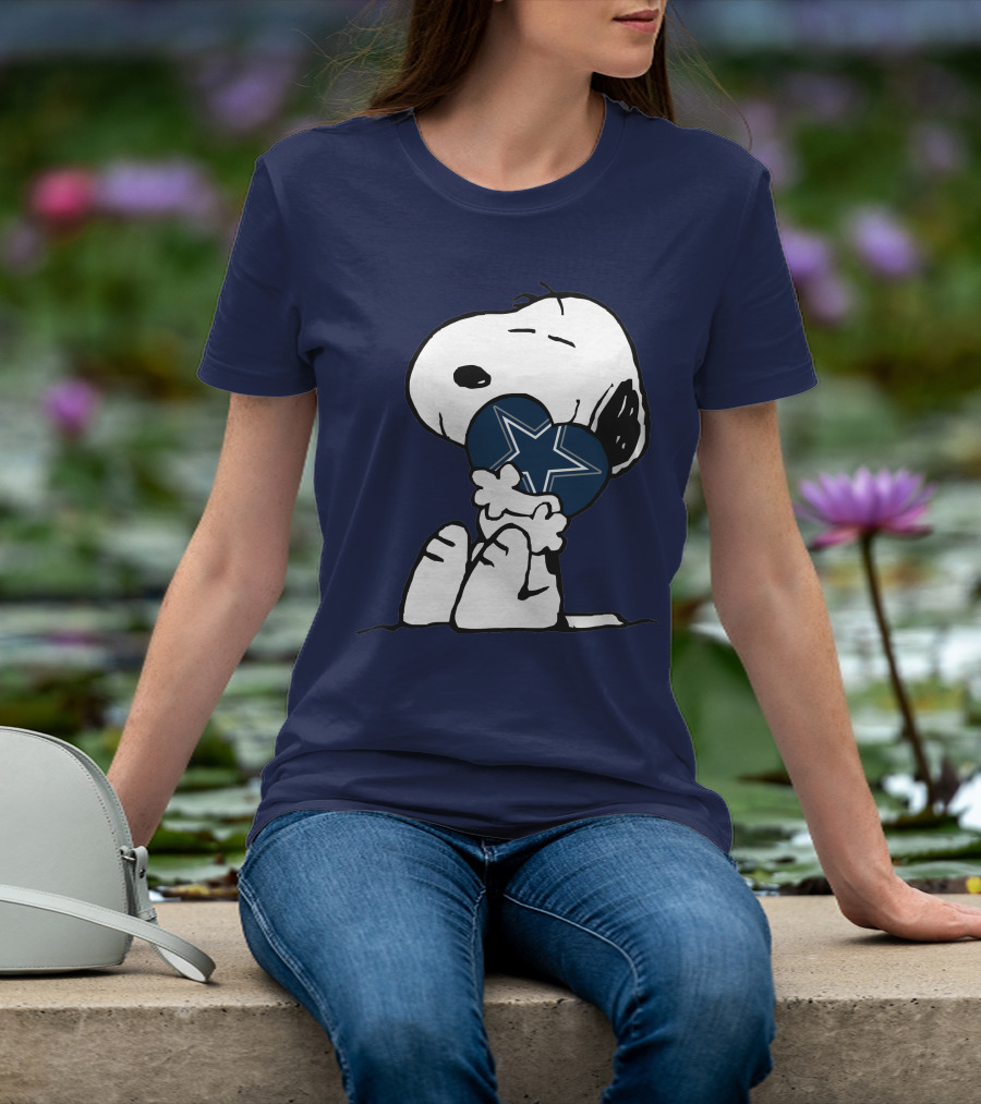 Snoopy Holding Dallas Cowboys Star T-Shirt