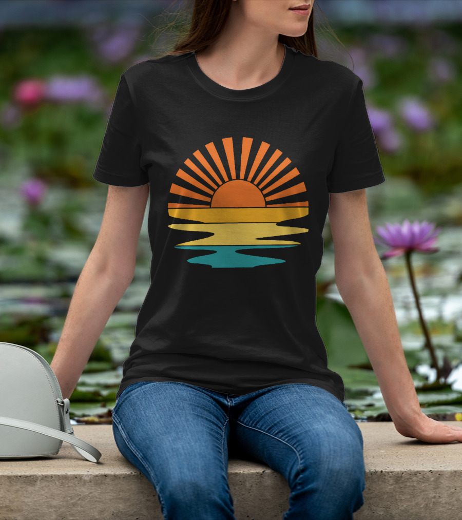 Retro Sunset Rays Wavy Vintage Sunshine Sunburst Ocean Horizon T-Shirt
