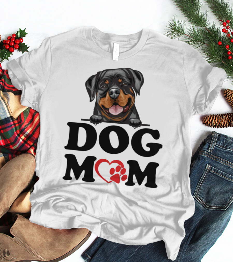 Rottweiler Dog Mom Heart Paw Design For Rottweiler Stickers Enthusiasts T-Shirt