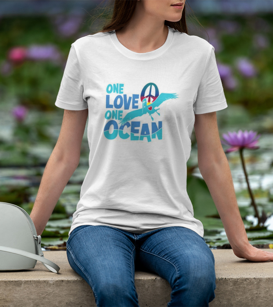 Musician Jimmy Buffett One Love One Ocean Peace Symbol Bird Heart T-Shirt