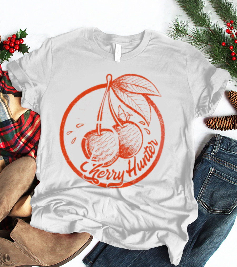 Cherry Hunter Vintage Retro Design Cherries T-Shirt