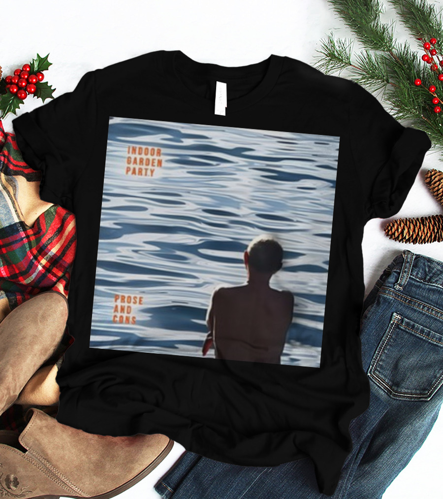 Russell Crowe Indoor Garden Party Prose And Cons Water Reflection T-Shirt