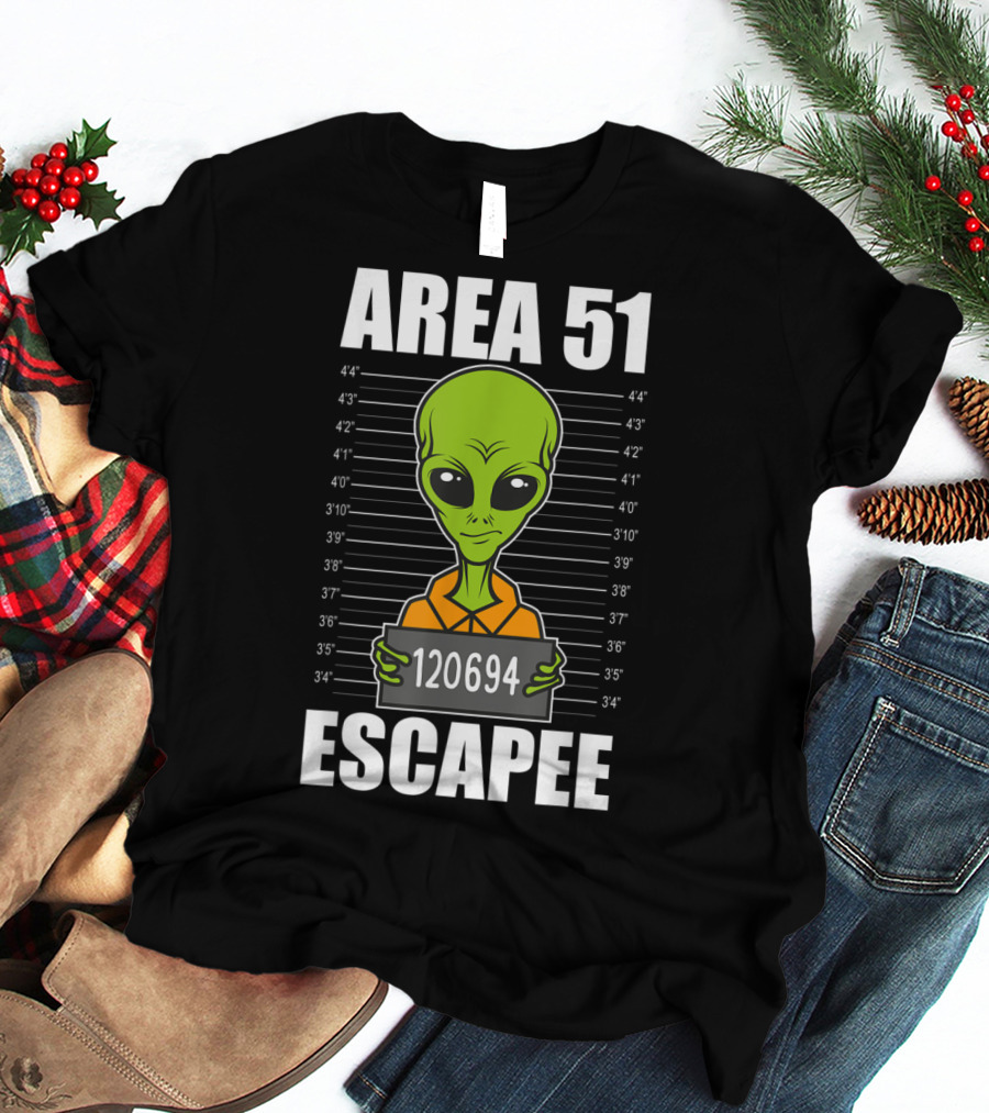 Area 51 Escapee Alien Mugshot With Height Chart T-Shirt