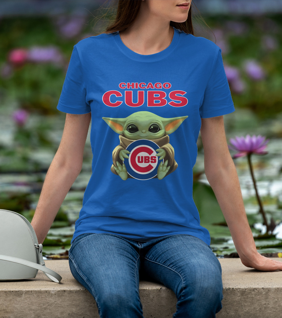 Chicago Cubs Baby Yoda Holding Cubs T-Shirt