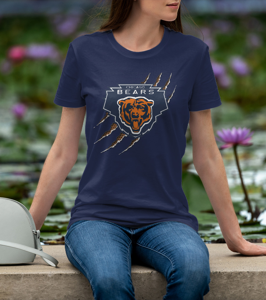 Chicago Bears Logo With Roaring Bear And Claw Marks T-Shirt