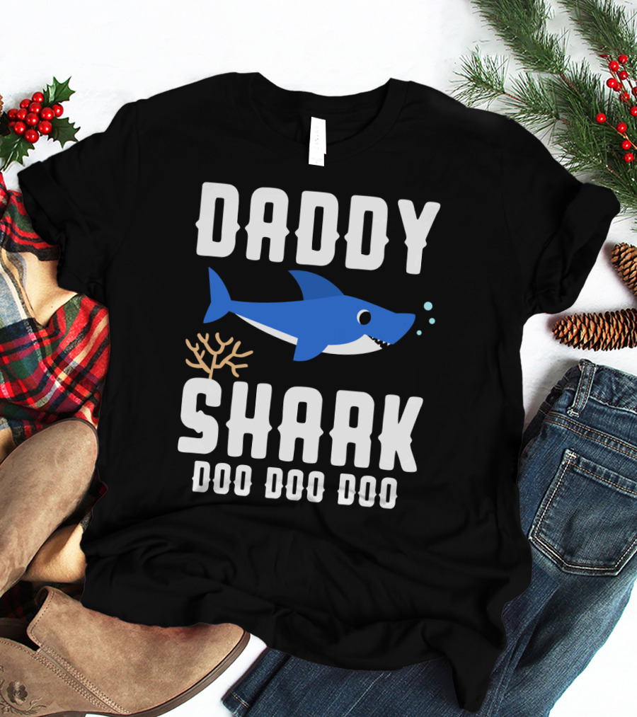 Daddy Shark Doo Doo Doo From Son Daughter Family Gift T-Shirt