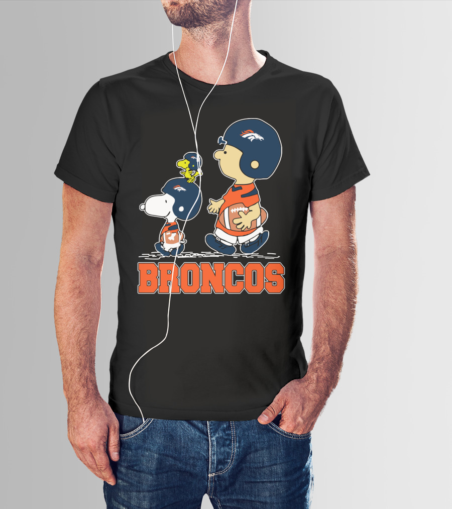 Snoopy Woodstock And Charlie Brown In Denver Broncos Helmets With Broncos T-Shirt