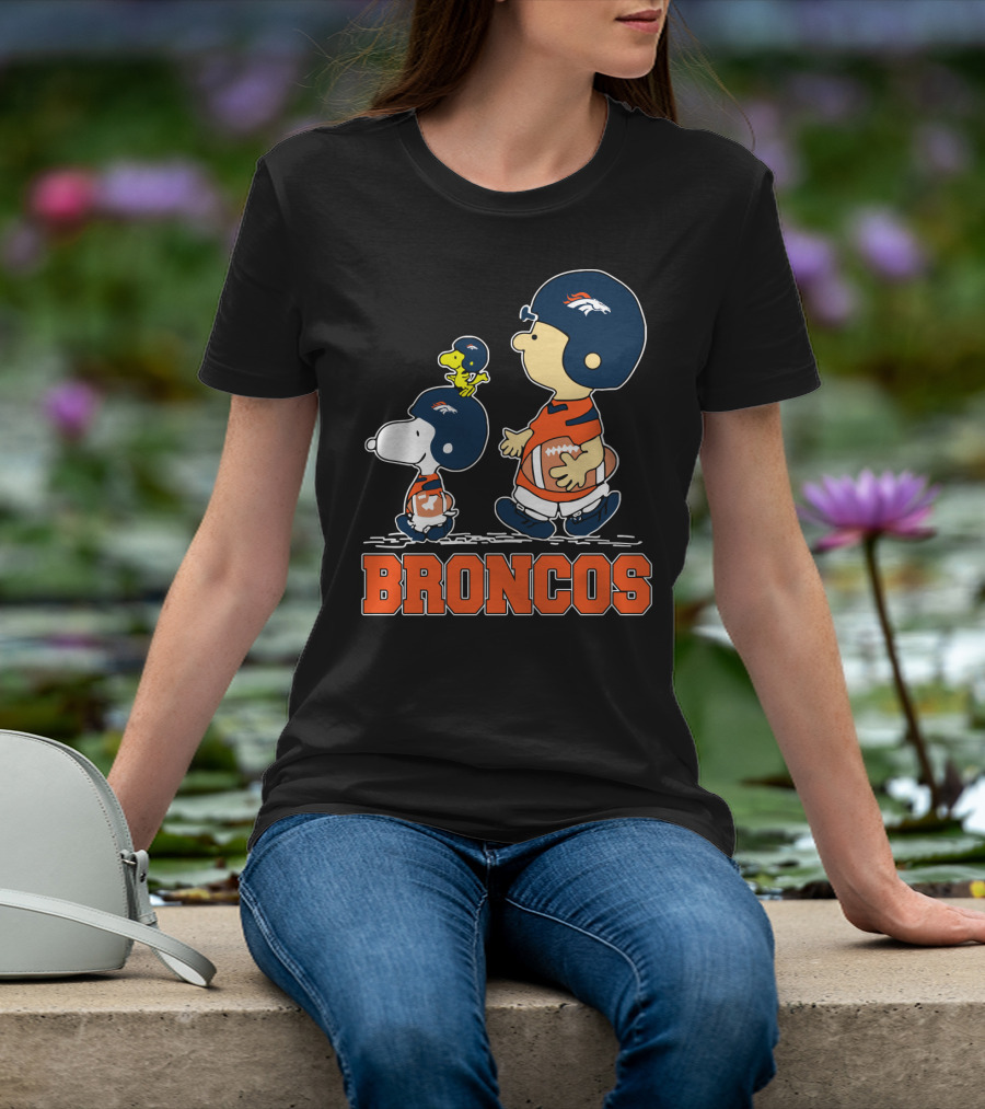 Snoopy Woodstock And Charlie Brown In Denver Broncos Helmets With Broncos T-Shirt