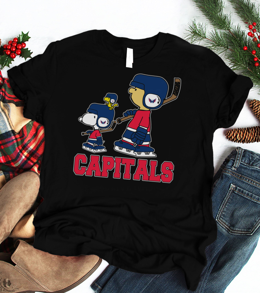 Snoopy Caps Hockey Fans Washington Capitals T-Shirt