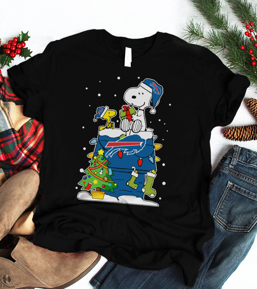 Buffalo Bills Snoopy Lover Christmas Doghouse Scene T-Shirt
