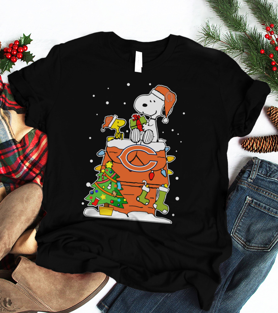 Chicago Bears Snoopy Christmas Tree Stockings Gift T-Shirt