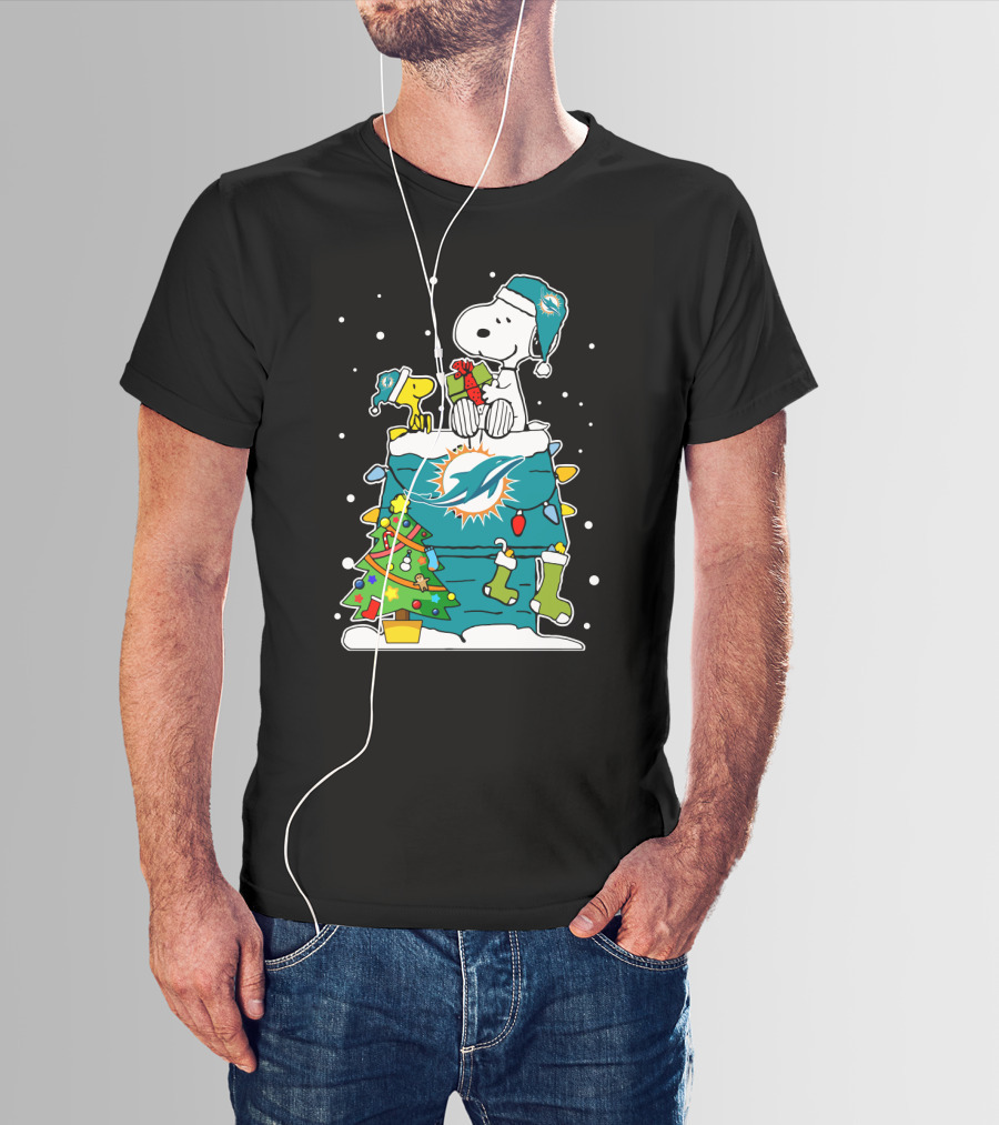 Miami Dolphins Snoopy Christmas Peanuts Fan Collection T-Shirt