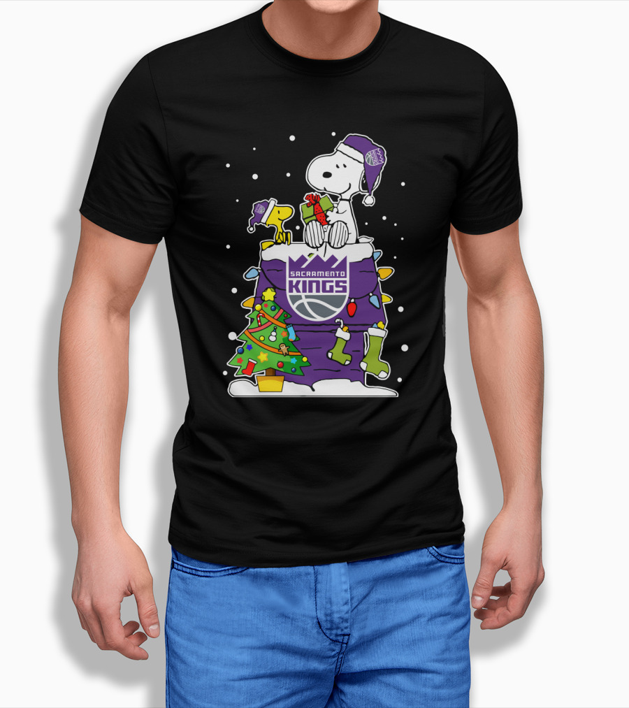 Sacramento Kings Christmas Snoopy And Woodstock Present Fan T-Shirt