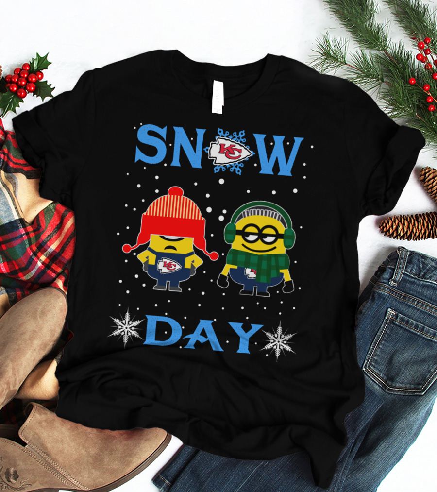 Kansas City Chiefs Snow Day Minions Winter Fun T-Shirt