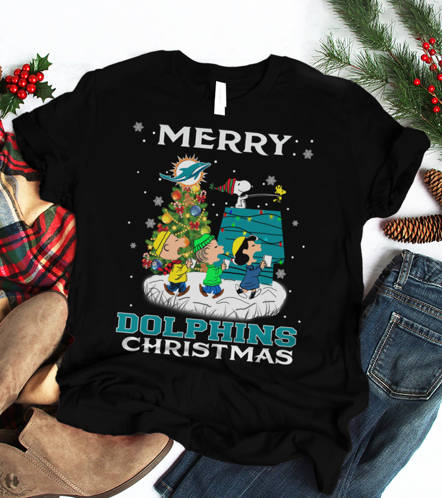 Merry Miami Dolphins Christmas With Snoopy And Woodstock Holiday Scene T-Shirt