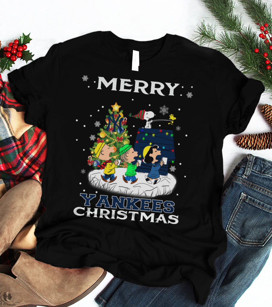 Merry Yankees Christmas Featuring Snoopy And Peanuts Characters T-Shirt