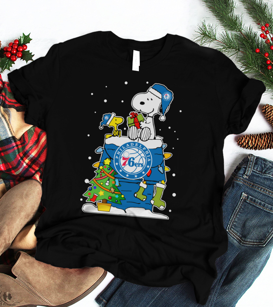 Philadelphia 76ers Snoopy Christmas Present With Tree And Woodstock T-Shirt