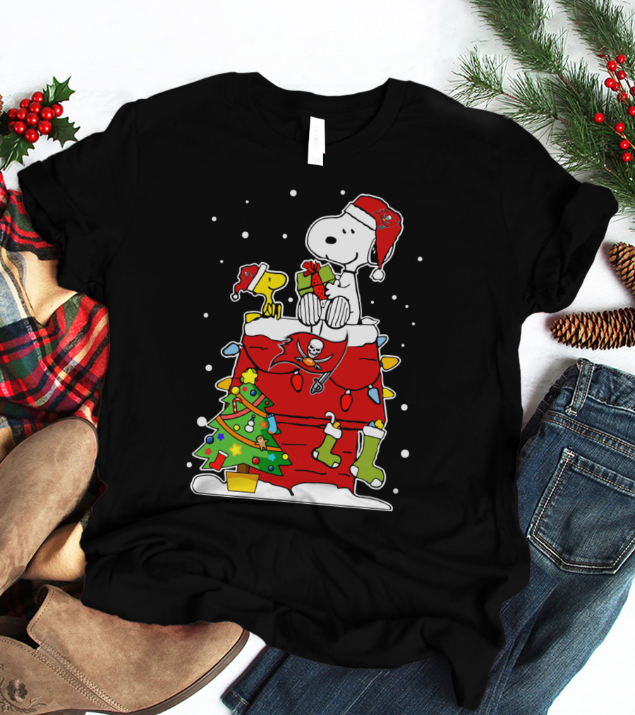Tampa Bay Buccaneers Christmas Snoopy Peanuts Holiday Football Fan Gift T-Shirt