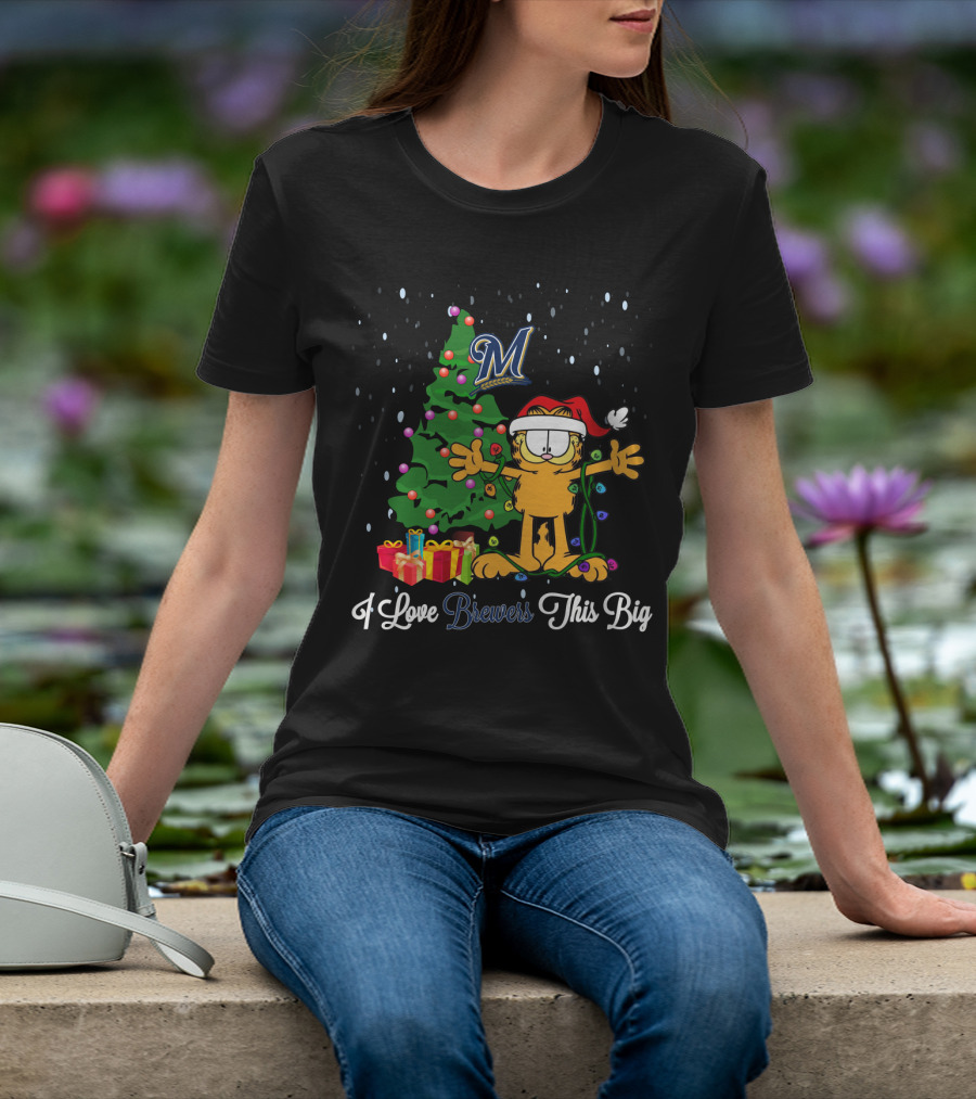 Milwaukee Brewers Xmas With Garfield I Love Brewers This Big Christmas Tree And Gifts T-Shirt