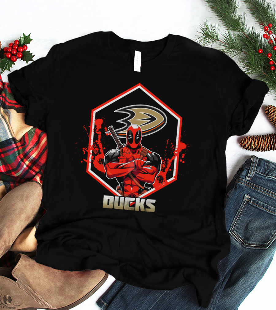 Deadpool Anaheim Ducks Crossover Fan Art T-Shirt
