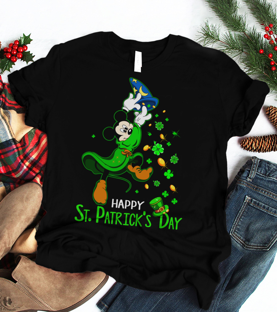 HAPPY ST. PATRICK'S DAY LUCKY CLOVERS MAGIC HAT T-Shirt