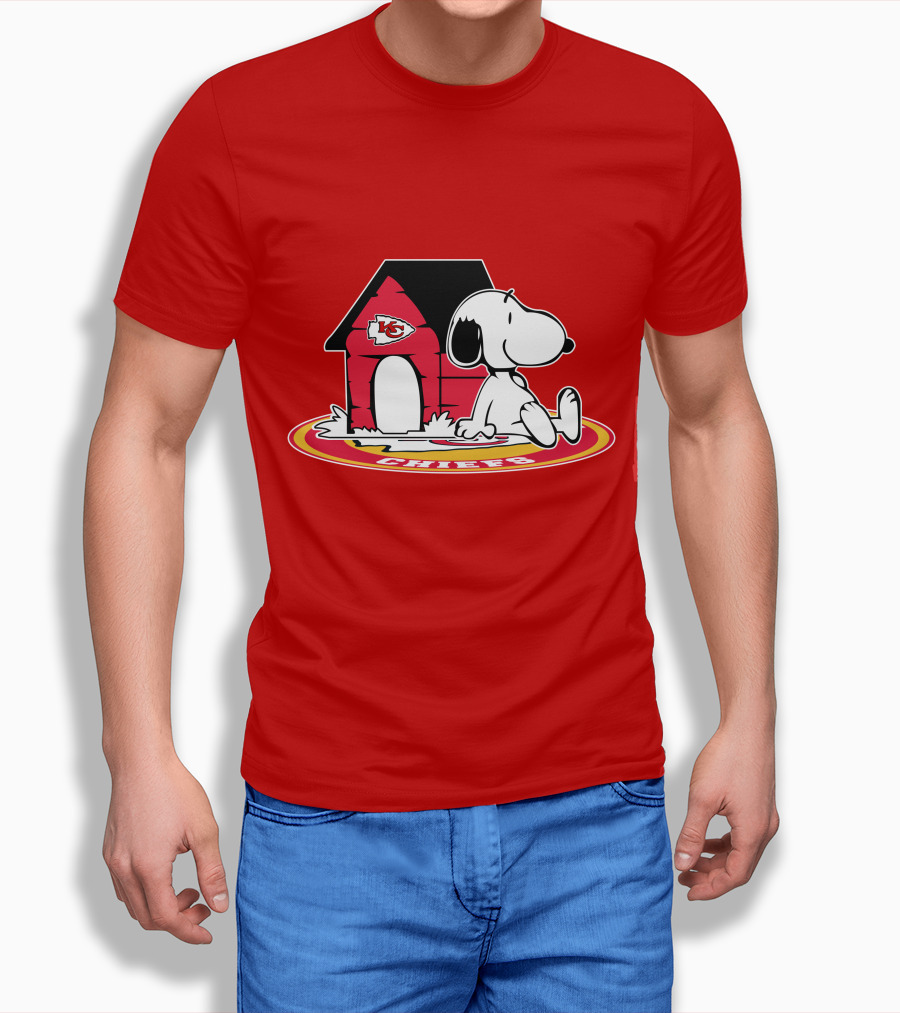 Kansas City Chiefs Snoopy Doghouse Football Fan Forever T-Shirt