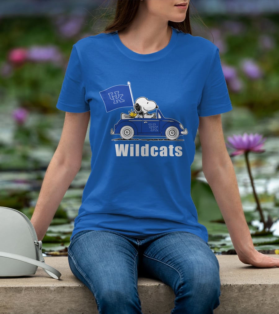 Snoopy Driving Kentucky Wildcats Car With Woodstock And UK Flag T-Shirt