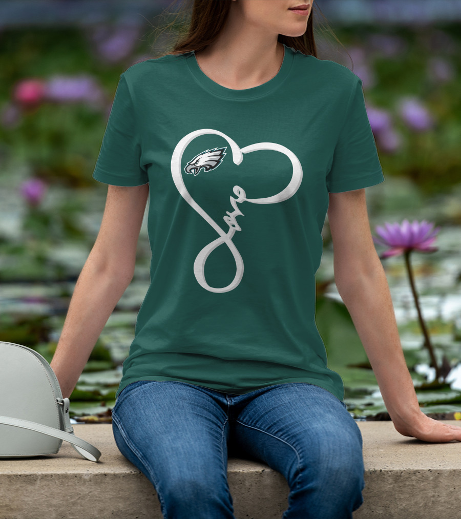 Philadelphia Eagles Love Heart T-Shirt