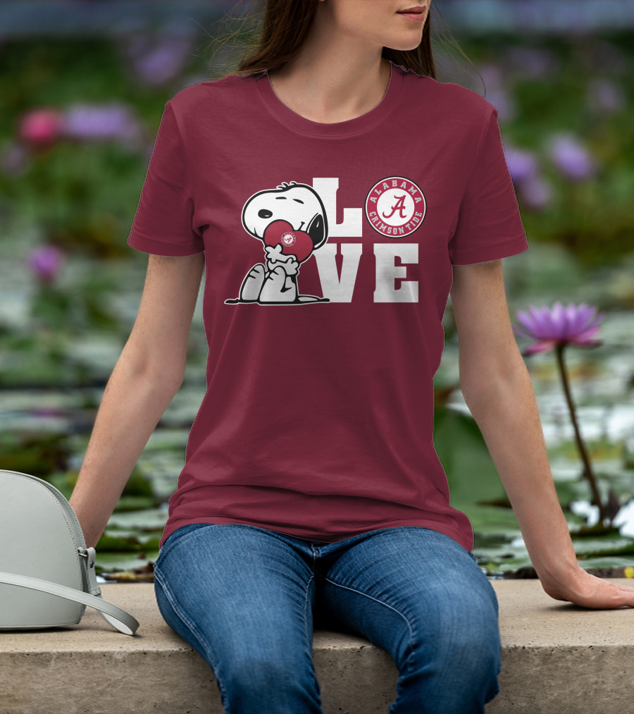 Snoopy Love Alabama Crimson Tide Football T-Shirt