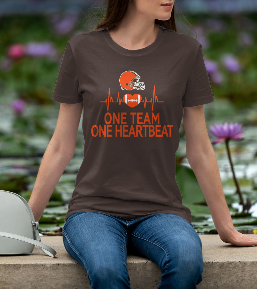 Cleveland Browns Football Helmet One Team One Heartbeat T-Shirt