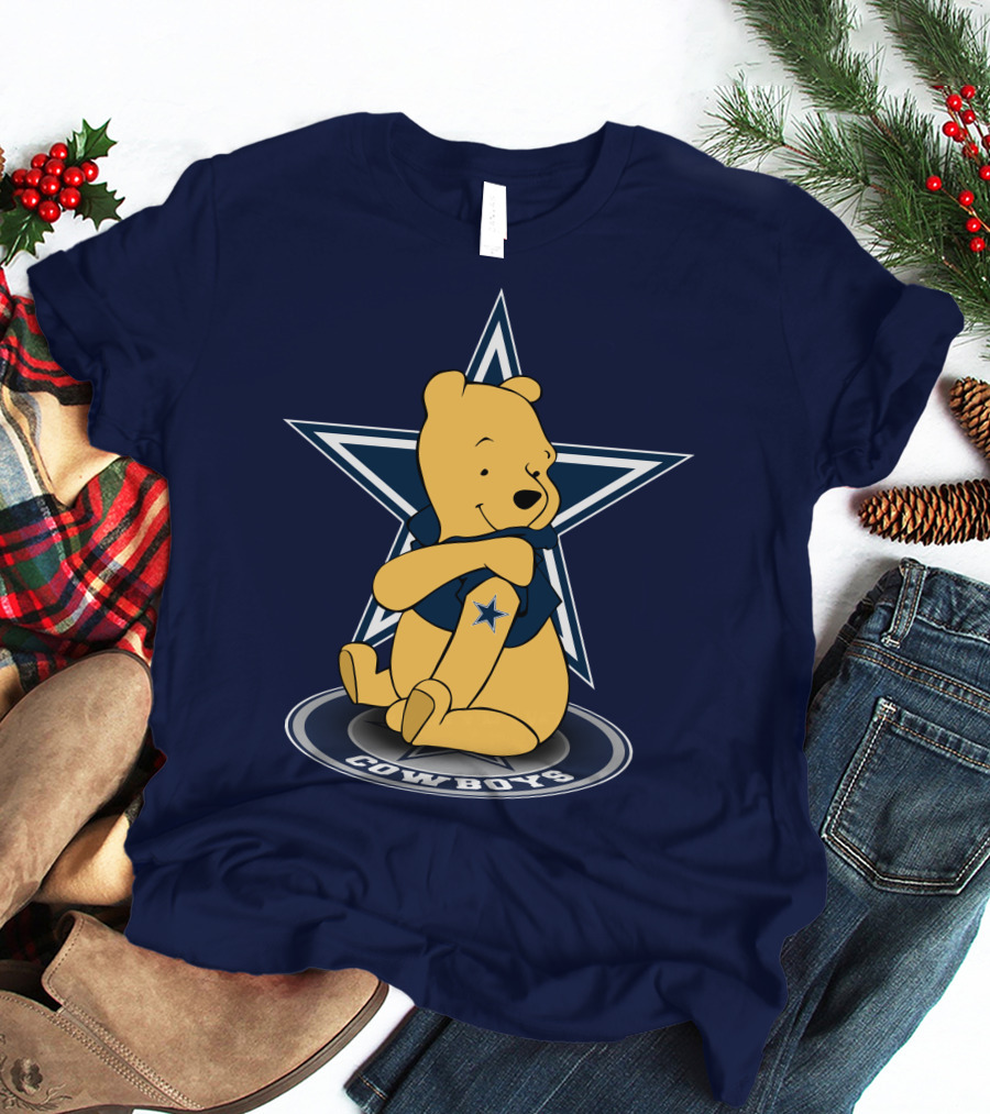Dallas Cowboys Winnie The Pooh Star Logo Hugging Sitting T-Shirt