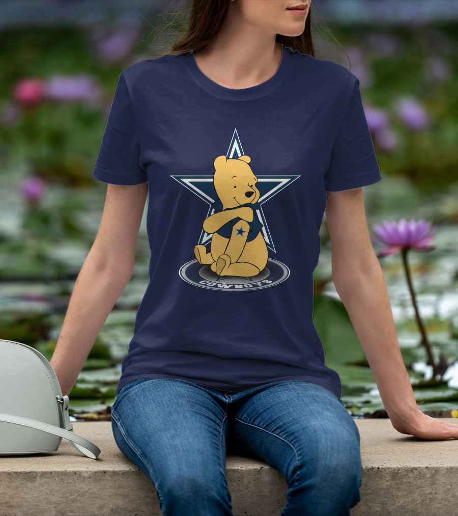 Dallas Cowboys Winnie The Pooh Star Logo Hugging Sitting T-Shirt