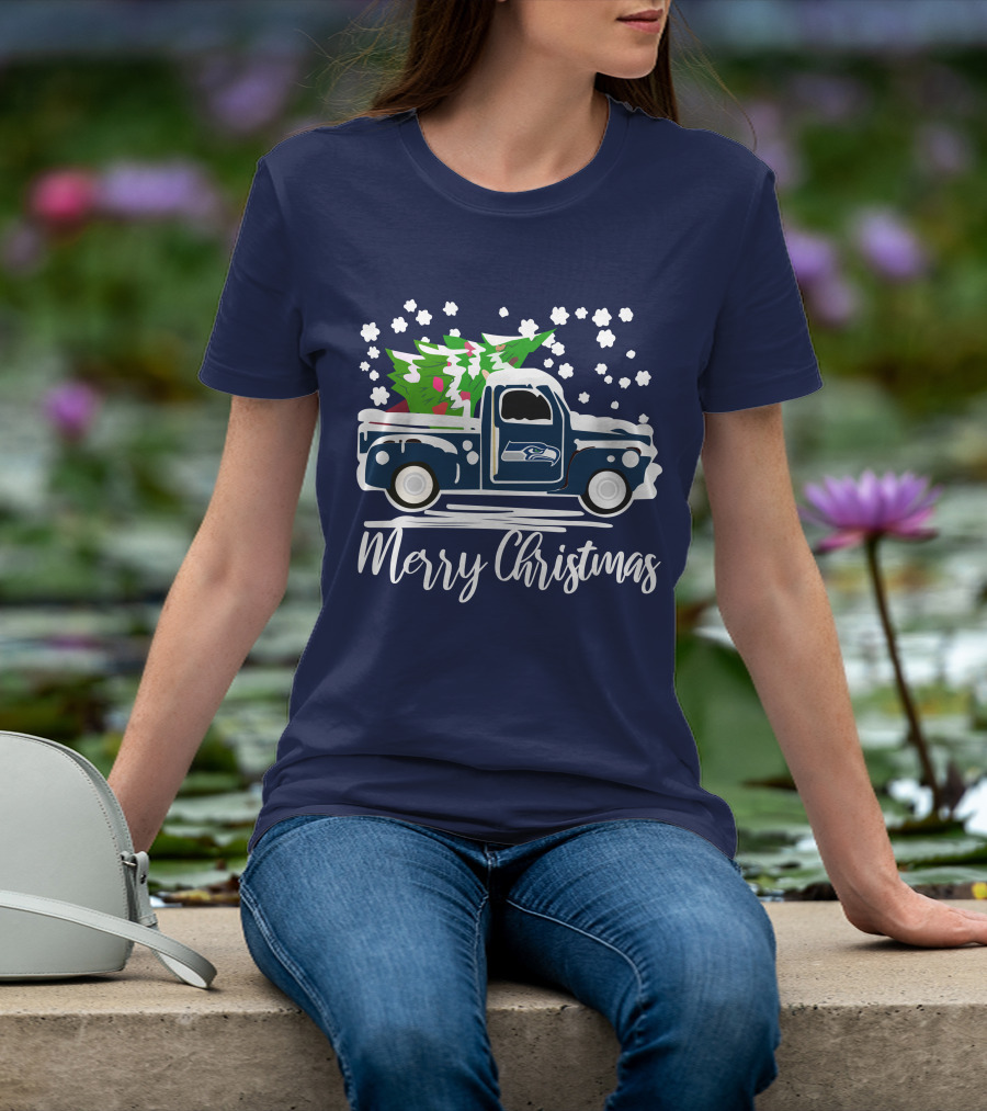 Seattle Seahawks Vintage Truck Merry Christmas Snowflakes And Tree T-Shirt