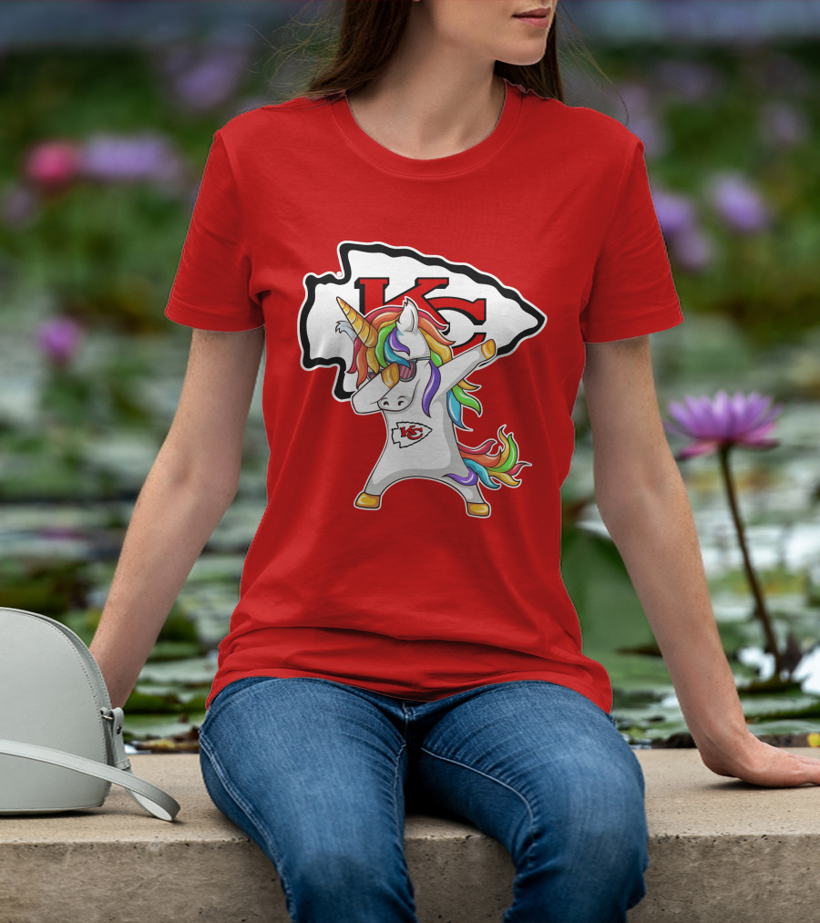 Kansas City Chiefs Unicorn Dabbing KC Logo Rainbow Mane T-Shirt