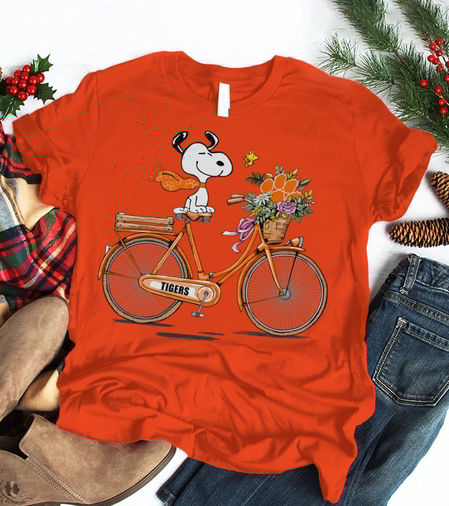 Clemson Tigers Snoopy Woodstock Bicycle Flowers T-Shirt