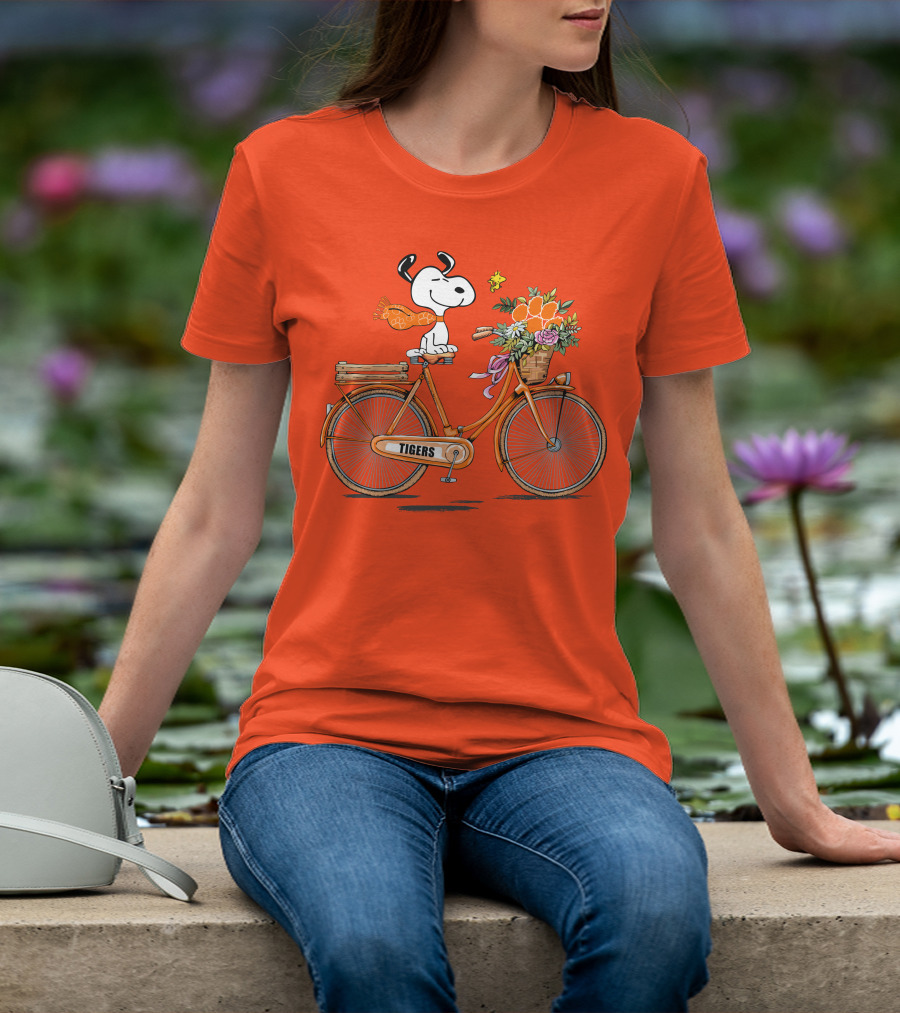 Clemson Tigers Snoopy Woodstock Bicycle Flowers T-Shirt