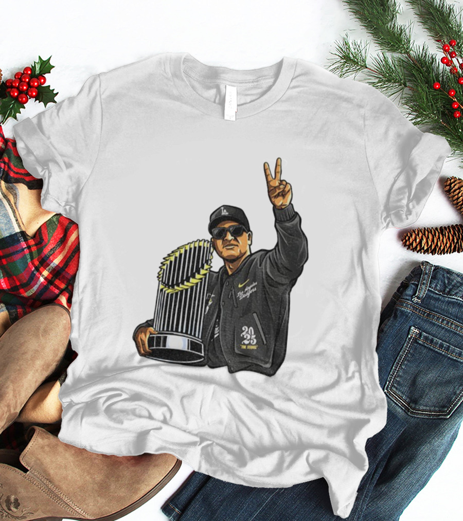 Dave Roberts Los Angeles Dodgers World Series Trophy 2025 Victory Sign T-Shirt